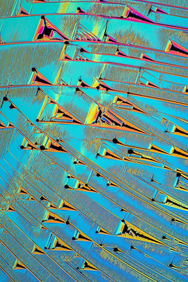 Microcrystals in polarised light.
