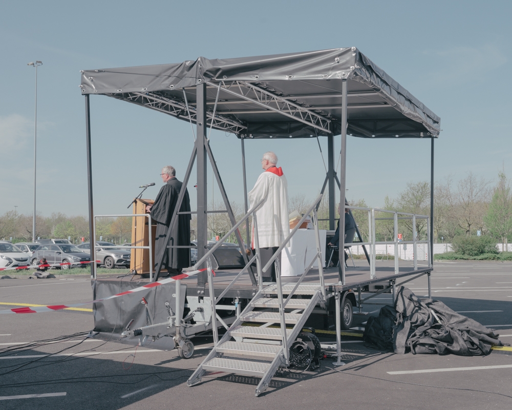 Measure and Middle - a journey through Germany during the COVID-19 pandemic