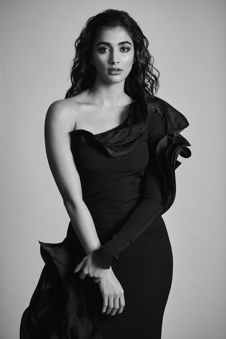Pooja Hegde - Maanavatvam